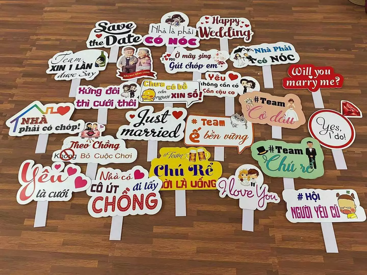 Hashtag Cầm Tay Độc Đáo - Tăng Tương Tác Cho Sự Kiện Của Bạn