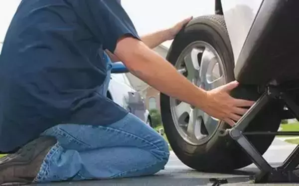 Vá lốp xe oto lưu động